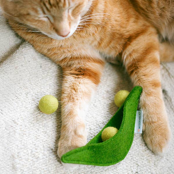 Pea Pod Wool Cat Toy